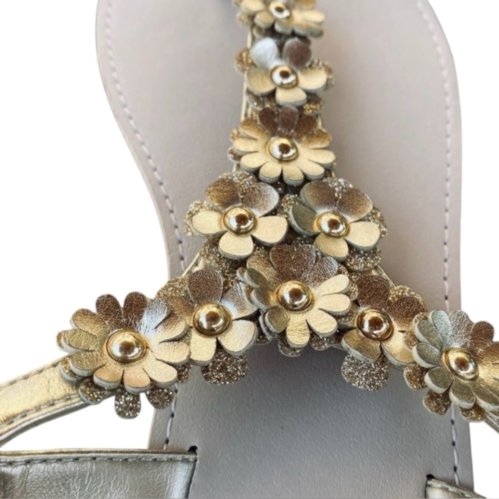 Place Gold Floral Detailing Thong Sandals Size 5 - Picture 4 of 8